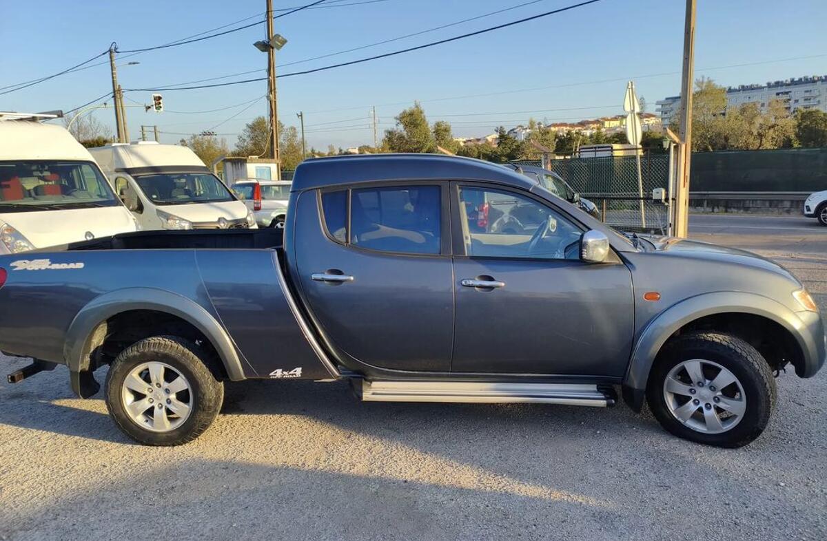 MITSUBISHI L 200 2.5 DI-D CD Instyle