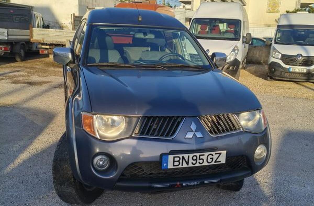 MITSUBISHI L 200 2.5 DI-D CD Instyle