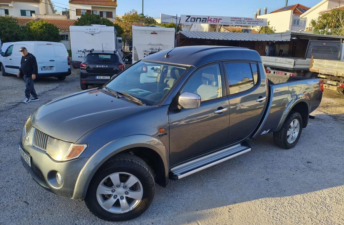 MITSUBISHI L 200 2.5 DI-D CD Instyle