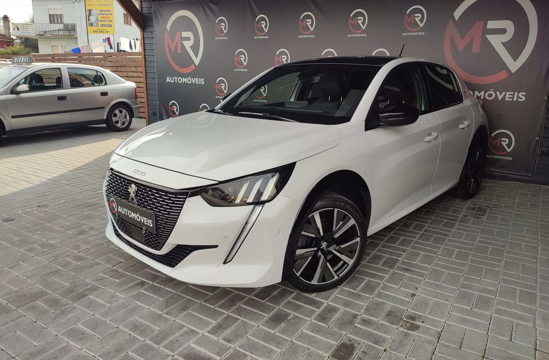 PEUGEOT 208 1.5 BlueHDi GT