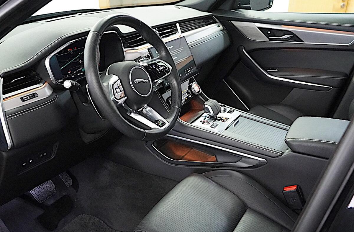 JAGUAR F-Pace 2.0 P400e AWD R-Dynamic S