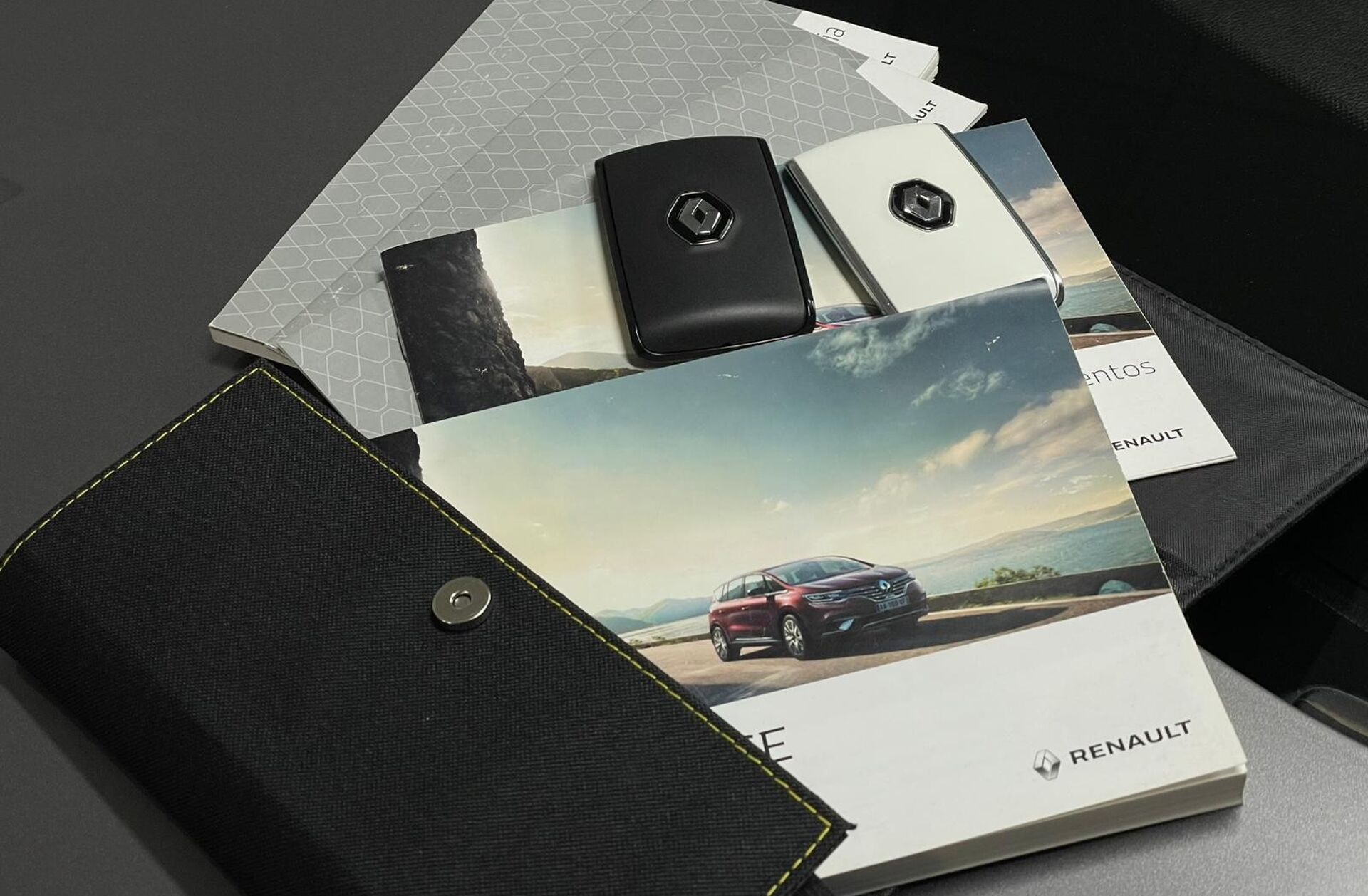 RENAULT Espace 2.0 dCi Initiale Paris 7L EDC