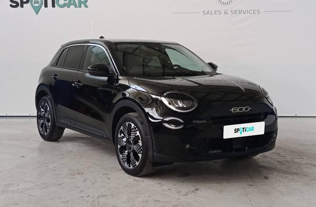 FIAT 600 1.2 Hybrid La Prima