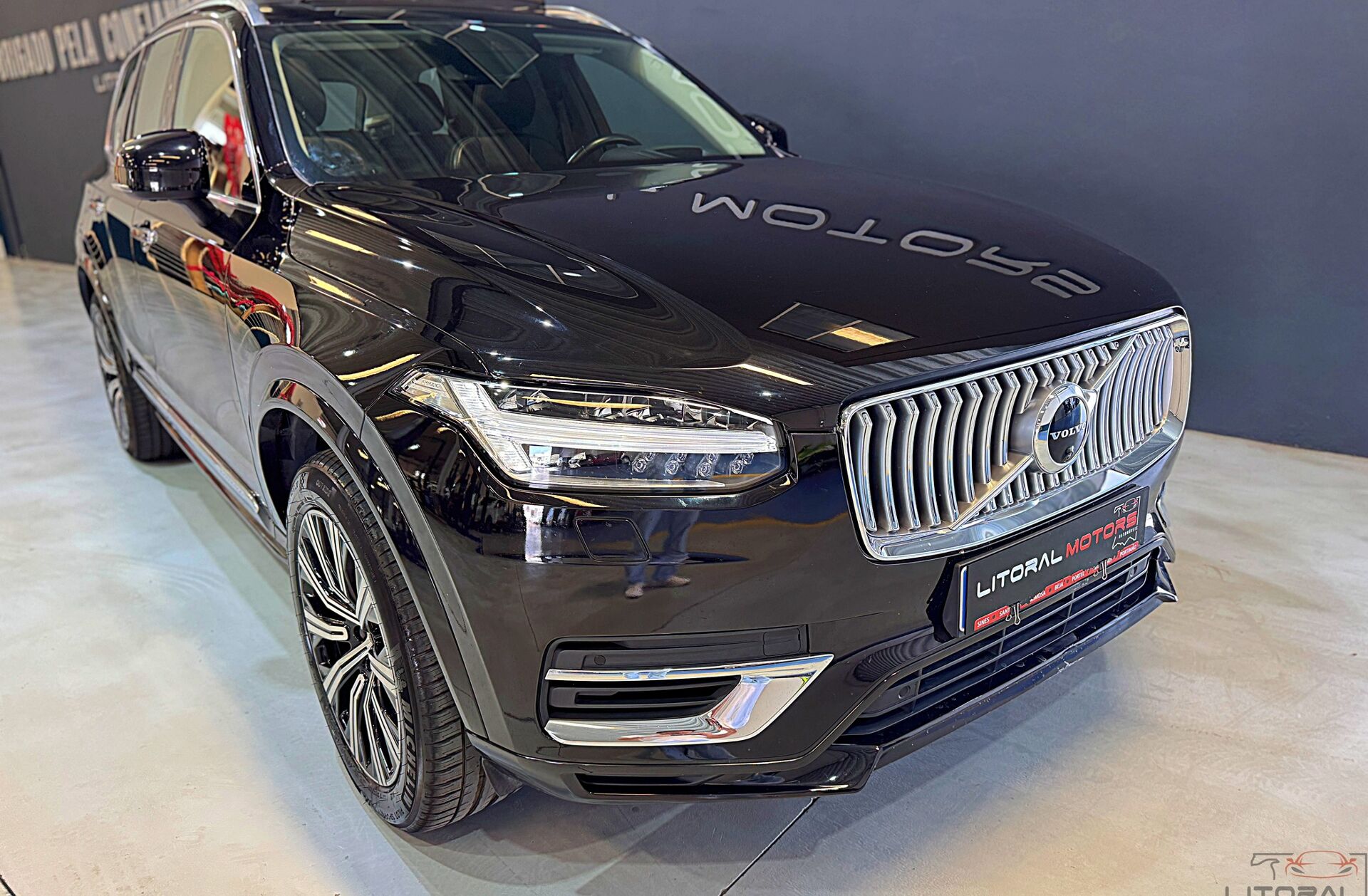 VOLVO XC90 2.0 T8 PHEV Inscription Expression AWD