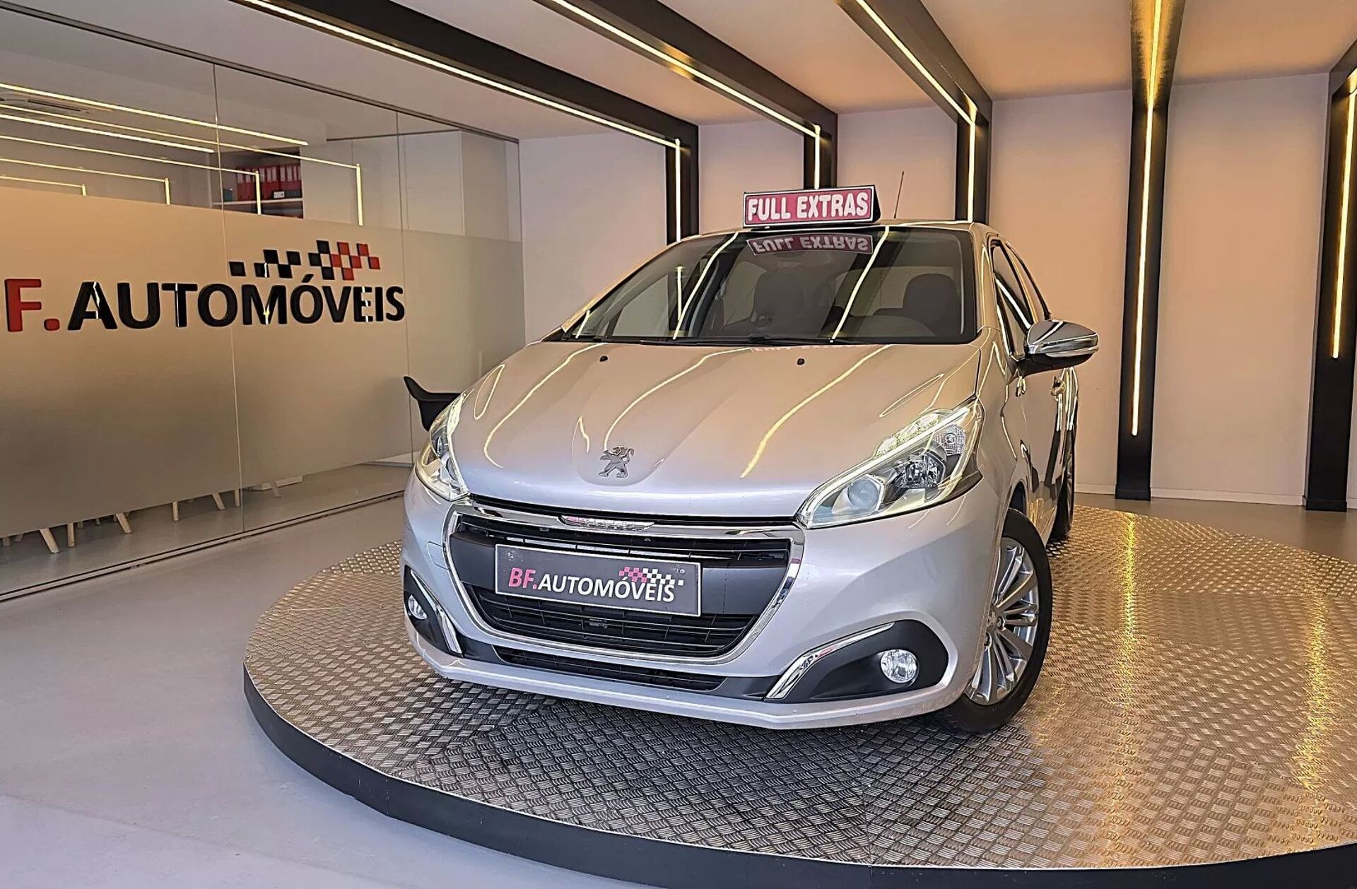 PEUGEOT 208 1.2 PureTech Style
