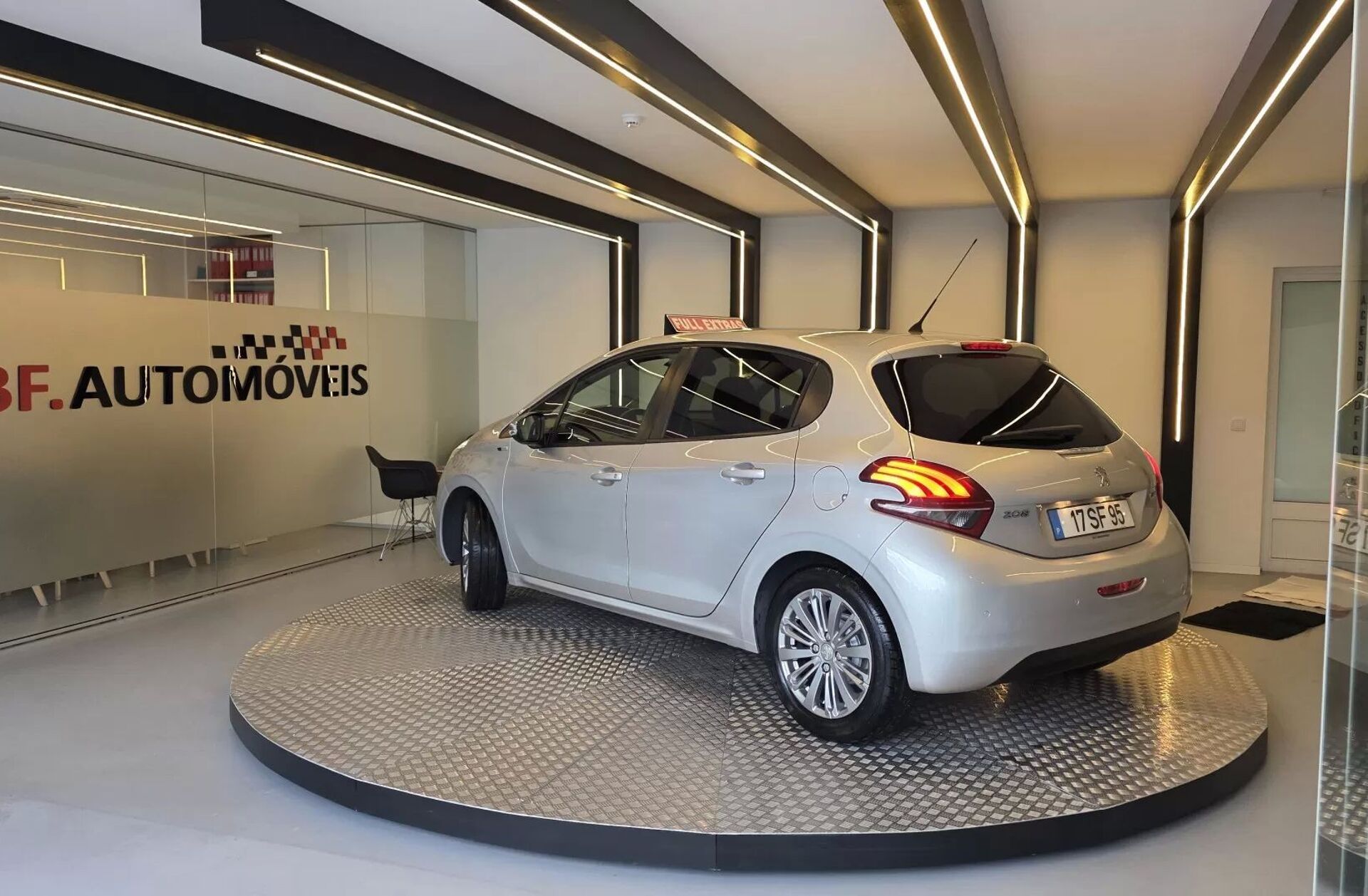 PEUGEOT 208 1.2 PureTech Style