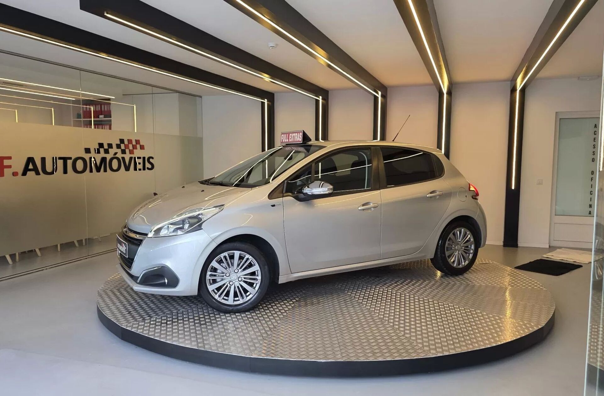 PEUGEOT 208 1.2 PureTech Style