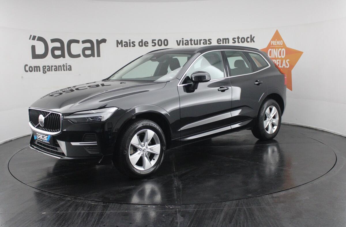 VOLVO XC60 2.0 B4 Momentum Plus
