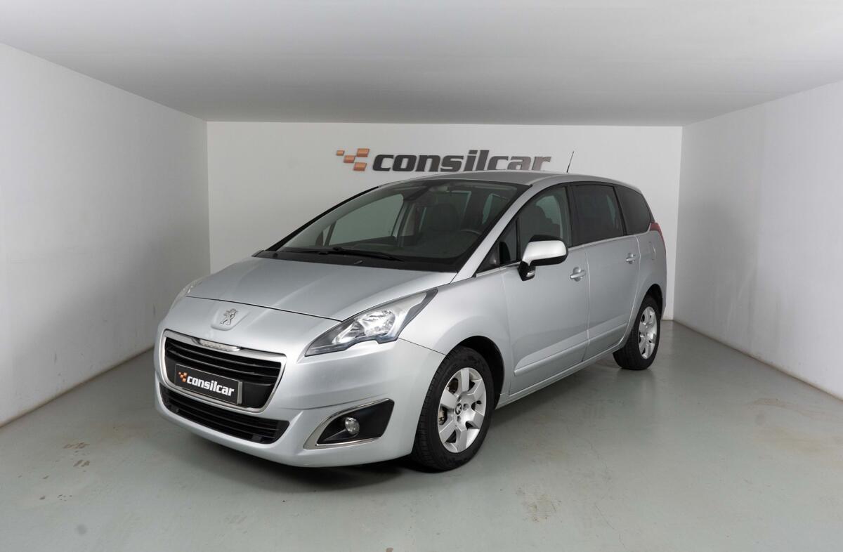 PEUGEOT 5008 1.6 e-HDi Allure 2-Tronic