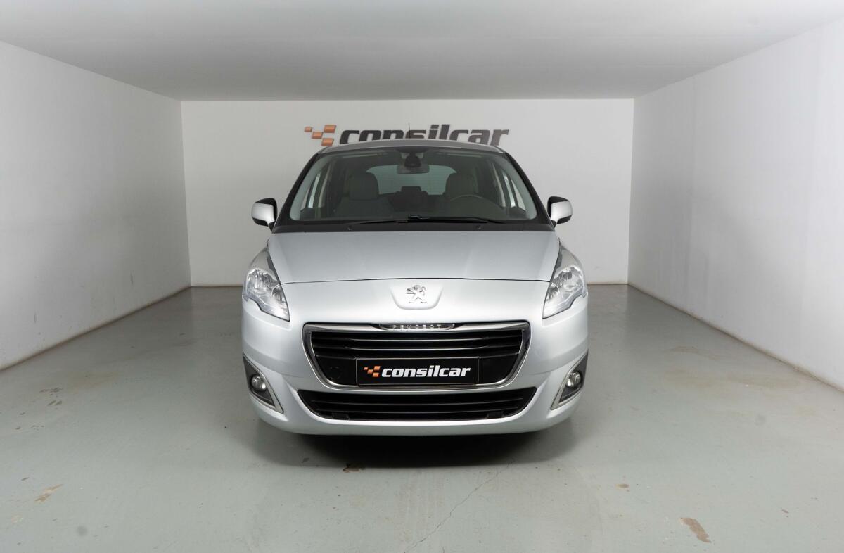 PEUGEOT 5008 1.6 e-HDi Allure 2-Tronic