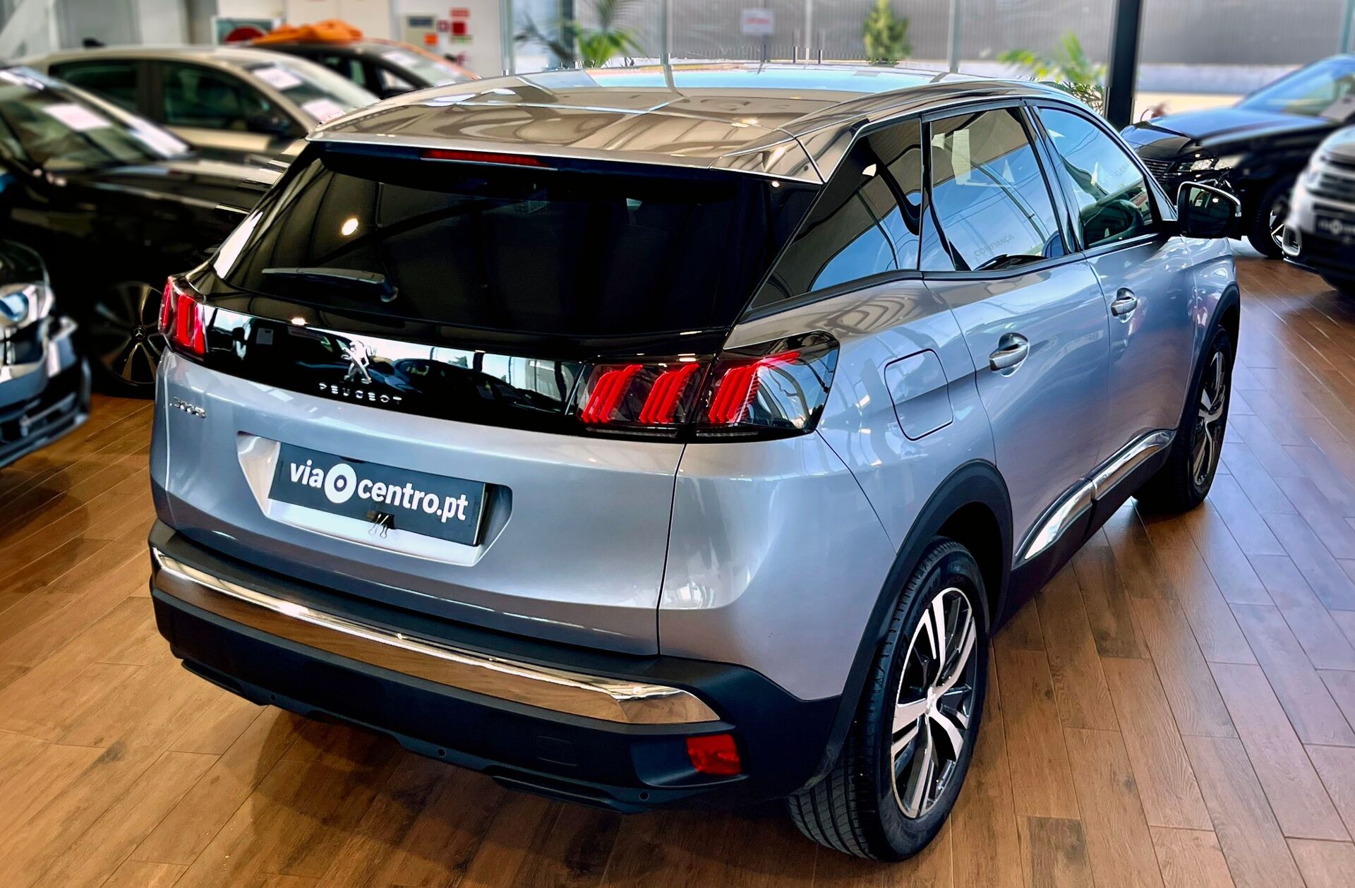 PEUGEOT 3008 1.2 Hybrid Allure Pack e-DCS6