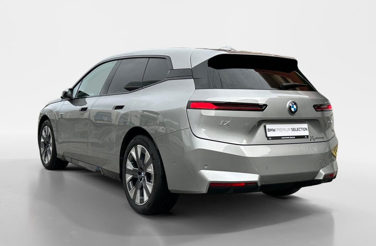 BMW iX xDrive 40