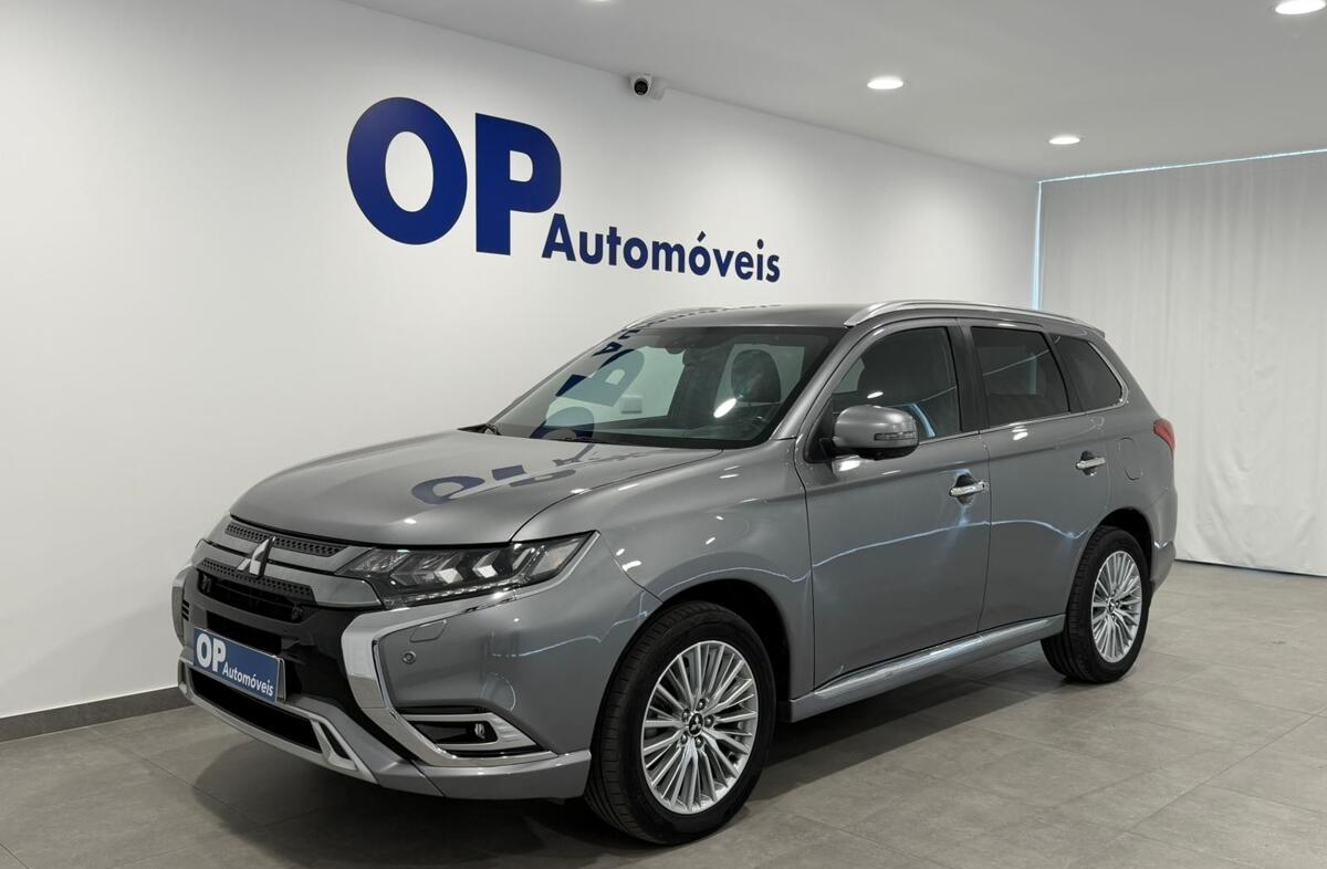 MITSUBISHI Outlander 2.4 PHEV Intense