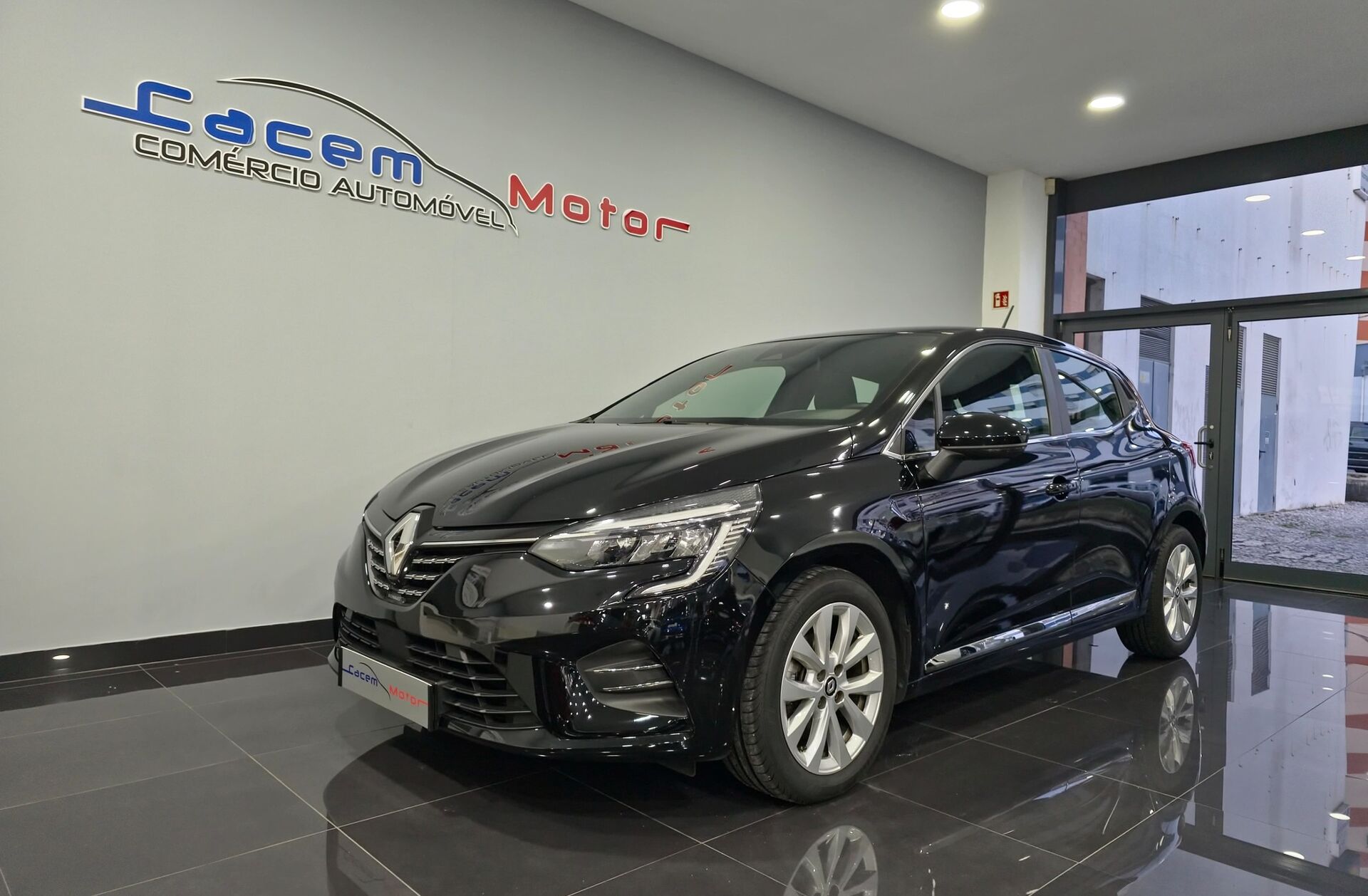 RENAULT Clio 1.0 TCe Intens