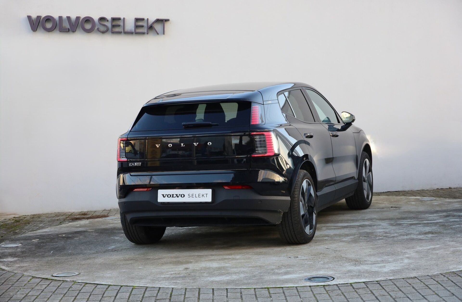 VOLVO EX30 69 kWh Single Motor Extended Range Plus