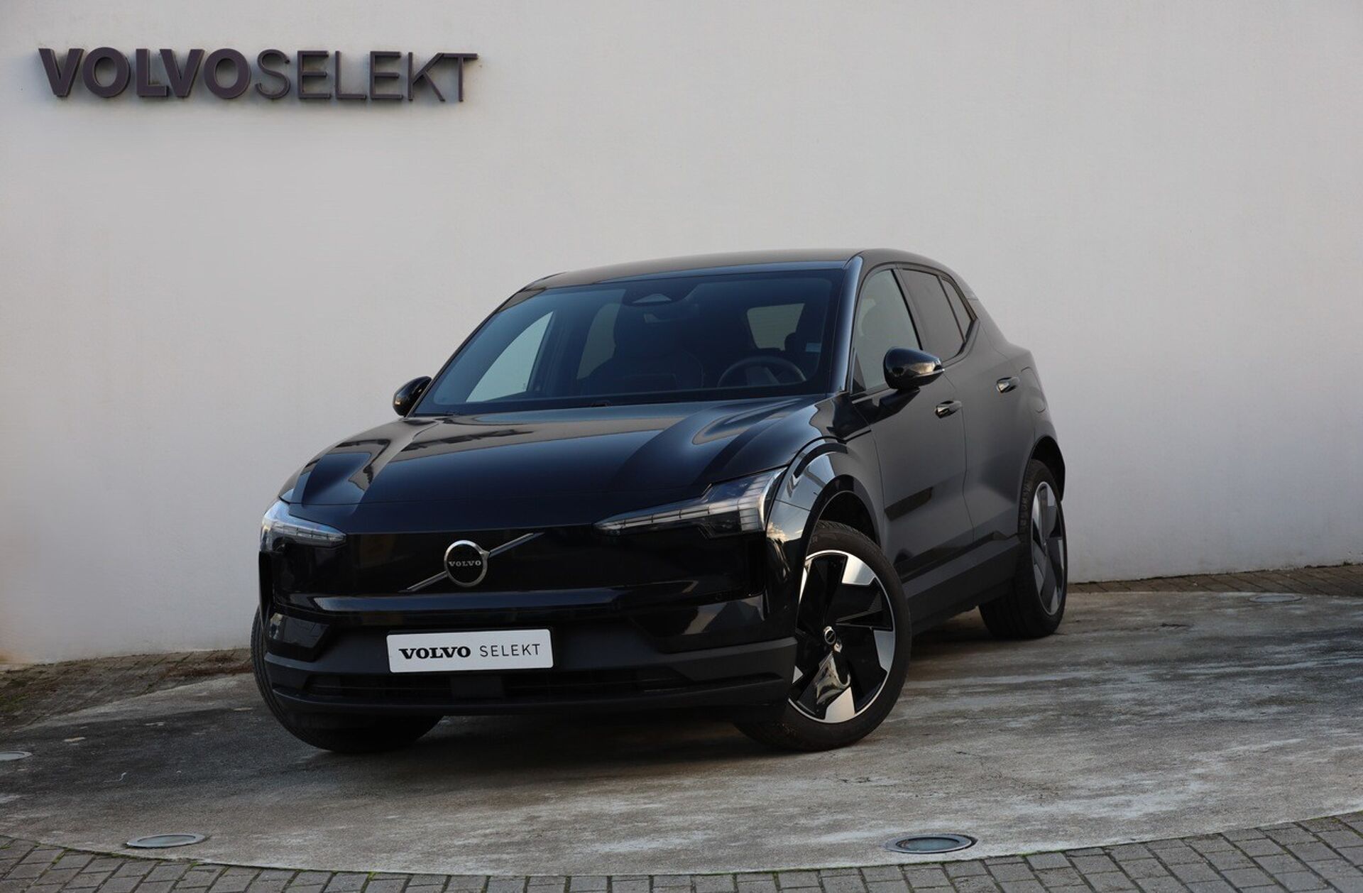 VOLVO EX30 69 kWh Single Motor Extended Range Plus