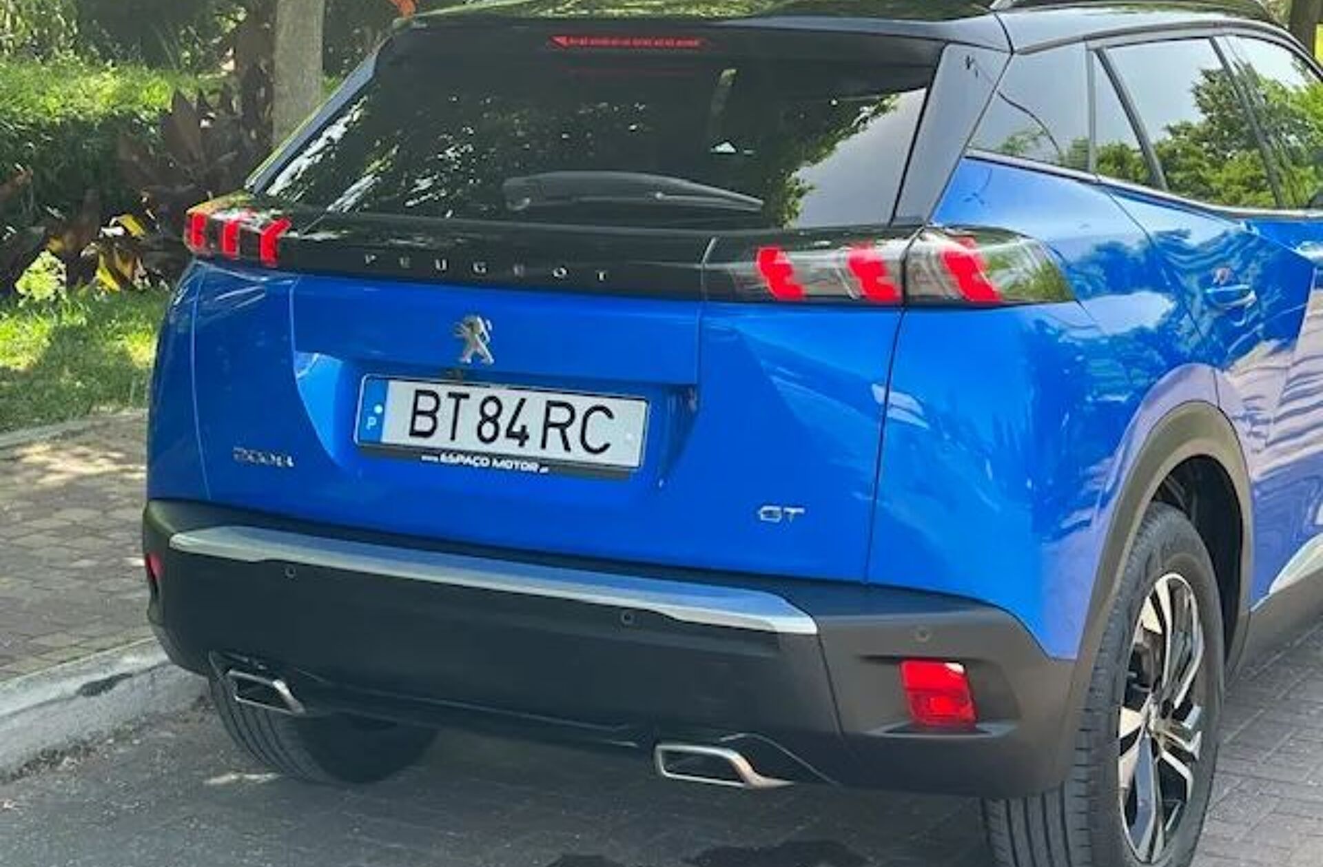 PEUGEOT 2008 1.2 PureTech GT