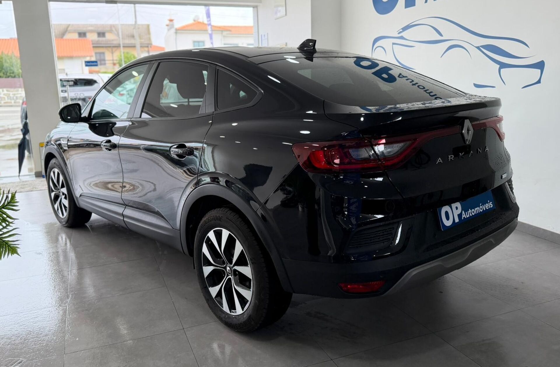 RENAULT Arkana 1.6 E-Tech Business