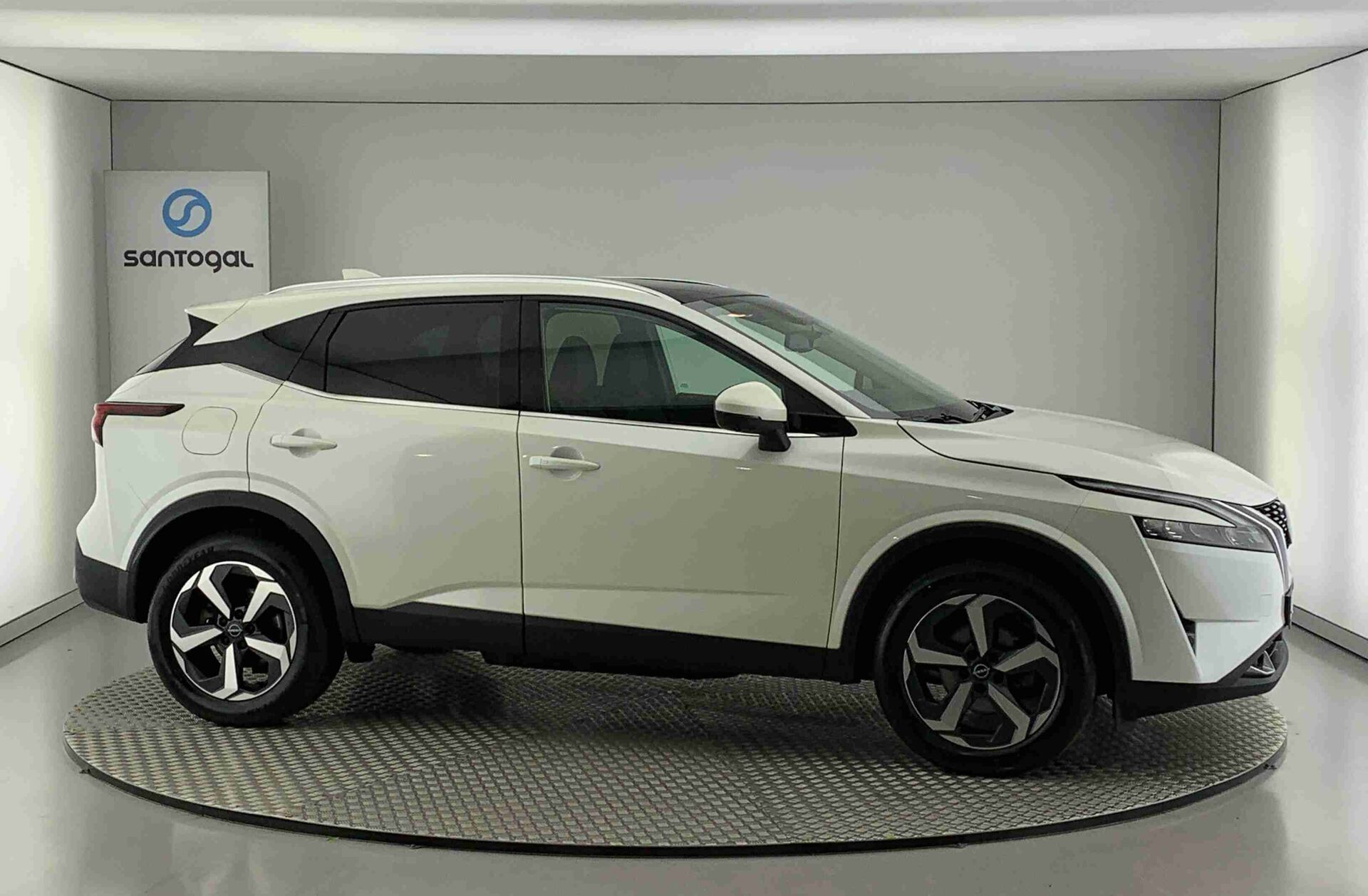 NISSAN Qashqai 1.3 DIG-T N-Connecta LED+SKY