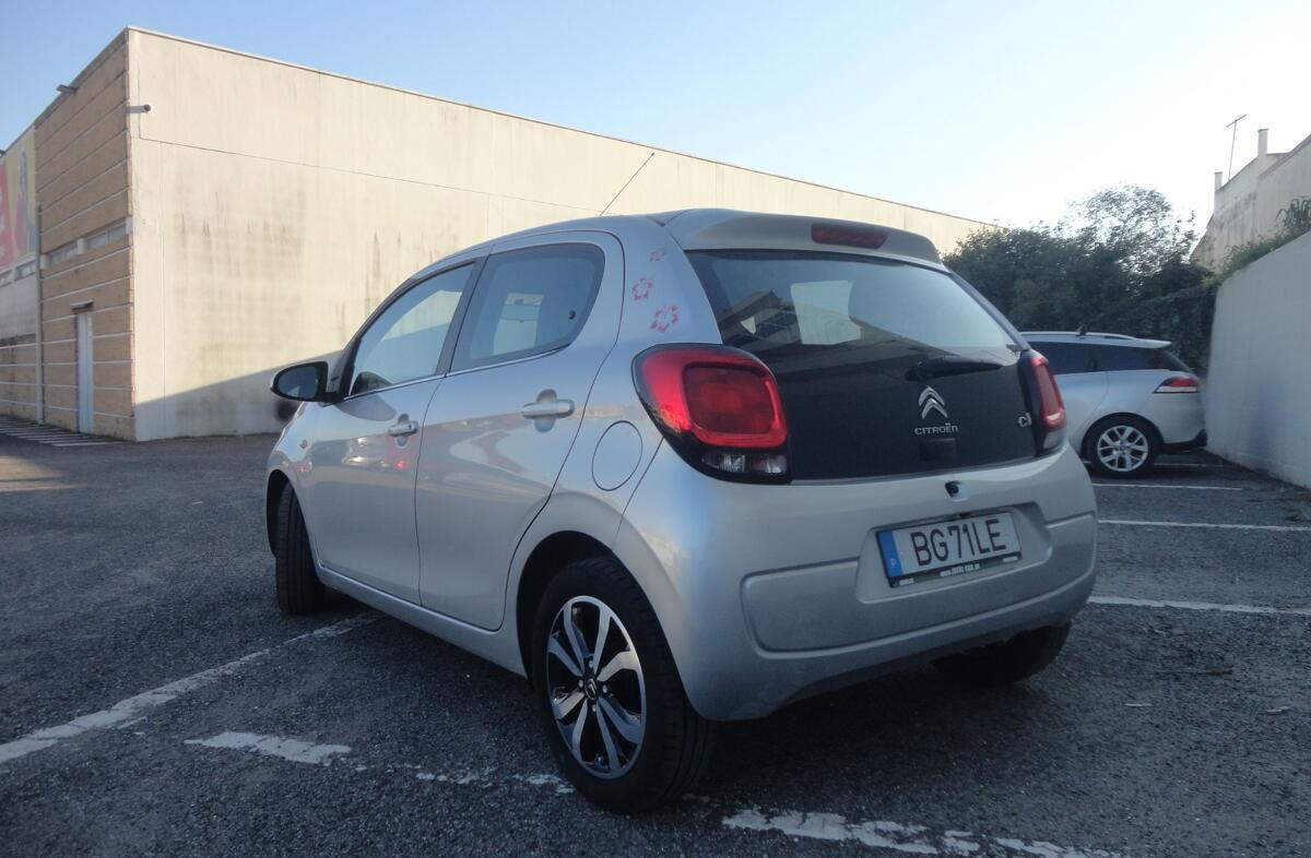 CITROEN C1 1.2 VTi Shine