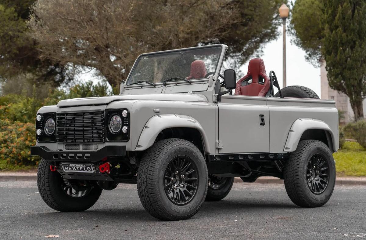 LAND ROVER Defender 90 2.5 Td5 Soft Top
