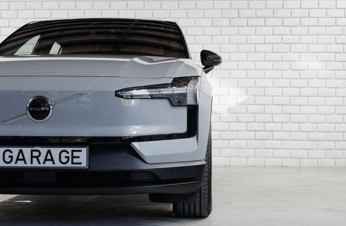 VOLVO EX30 69 kWh Single Motor Extended Range Plus