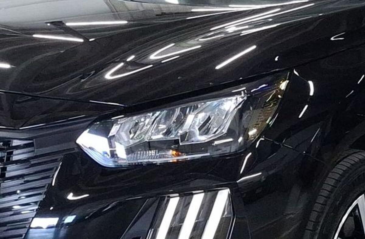 PEUGEOT 208 e- 51 kWh GT