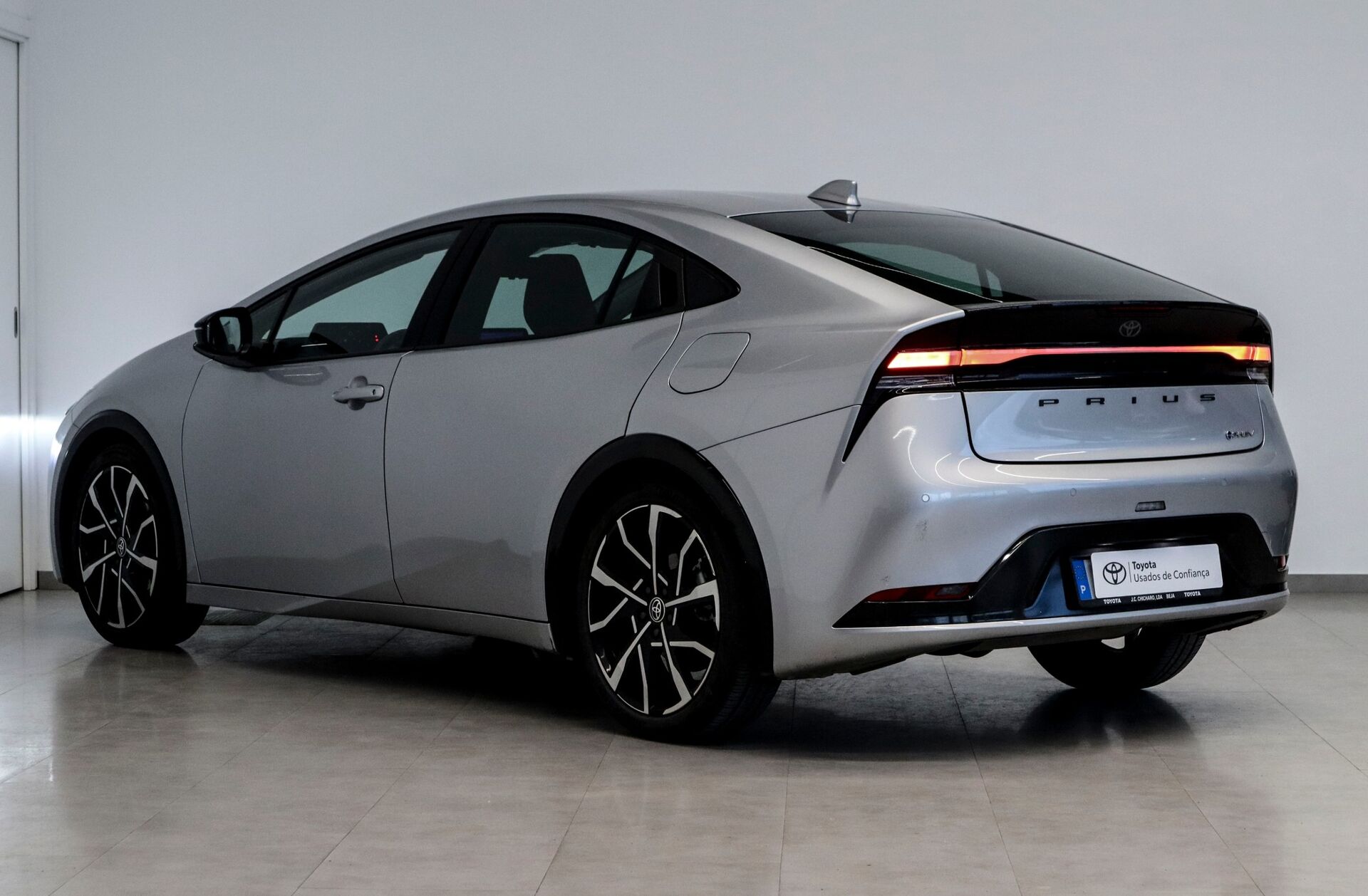 TOYOTA Prius 2.0 Plug-in Luxury
