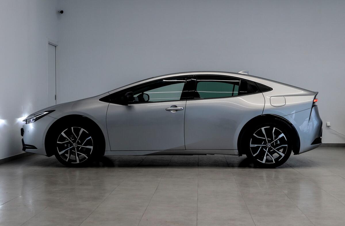 TOYOTA Prius 2.0 Plug-in Luxury