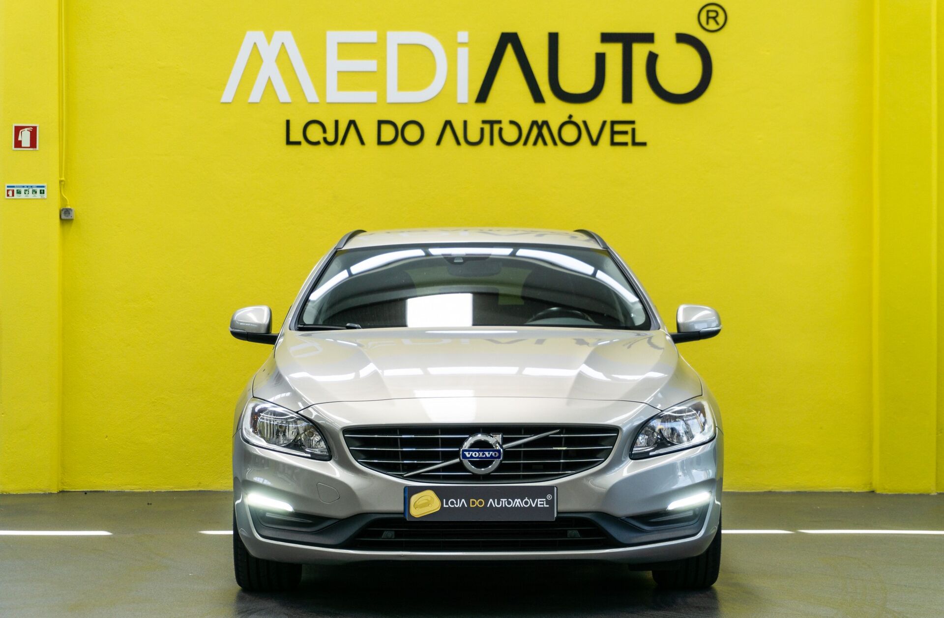 VOLVO V60 2.0 D4 Momentum Geartronic