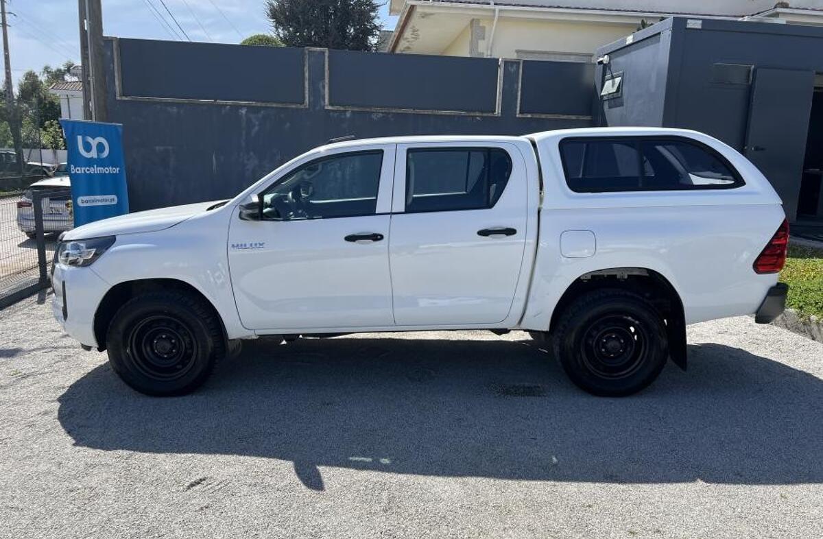 TOYOTA Hilux 2.4 D-4D 4WD CD CM