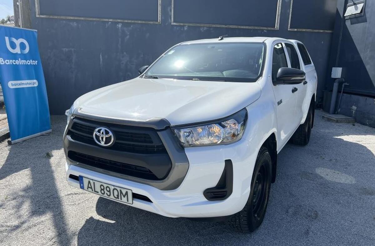 TOYOTA Hilux 2.4 D-4D 4WD CD CM