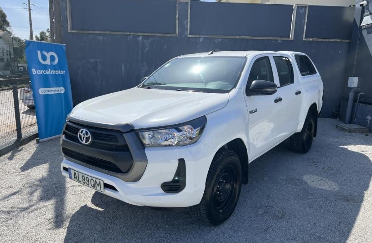 TOYOTA Hilux 2.4 D-4D 4WD CD CM