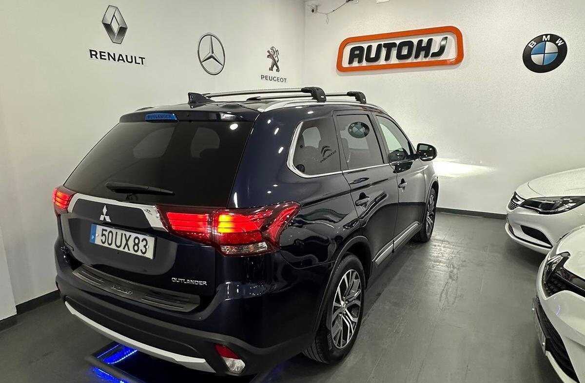 MITSUBISHI Outlander 2.2 DI-D Instyle Navi