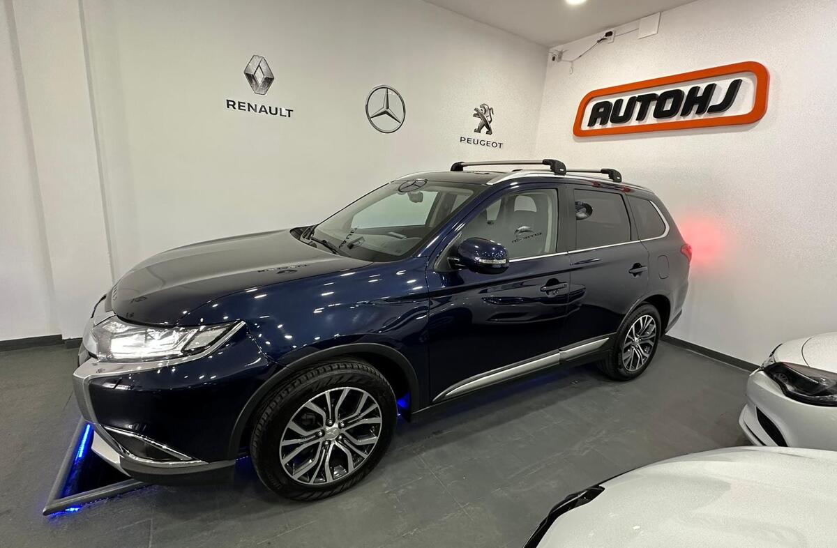 MITSUBISHI Outlander 2.2 DI-D Instyle Navi