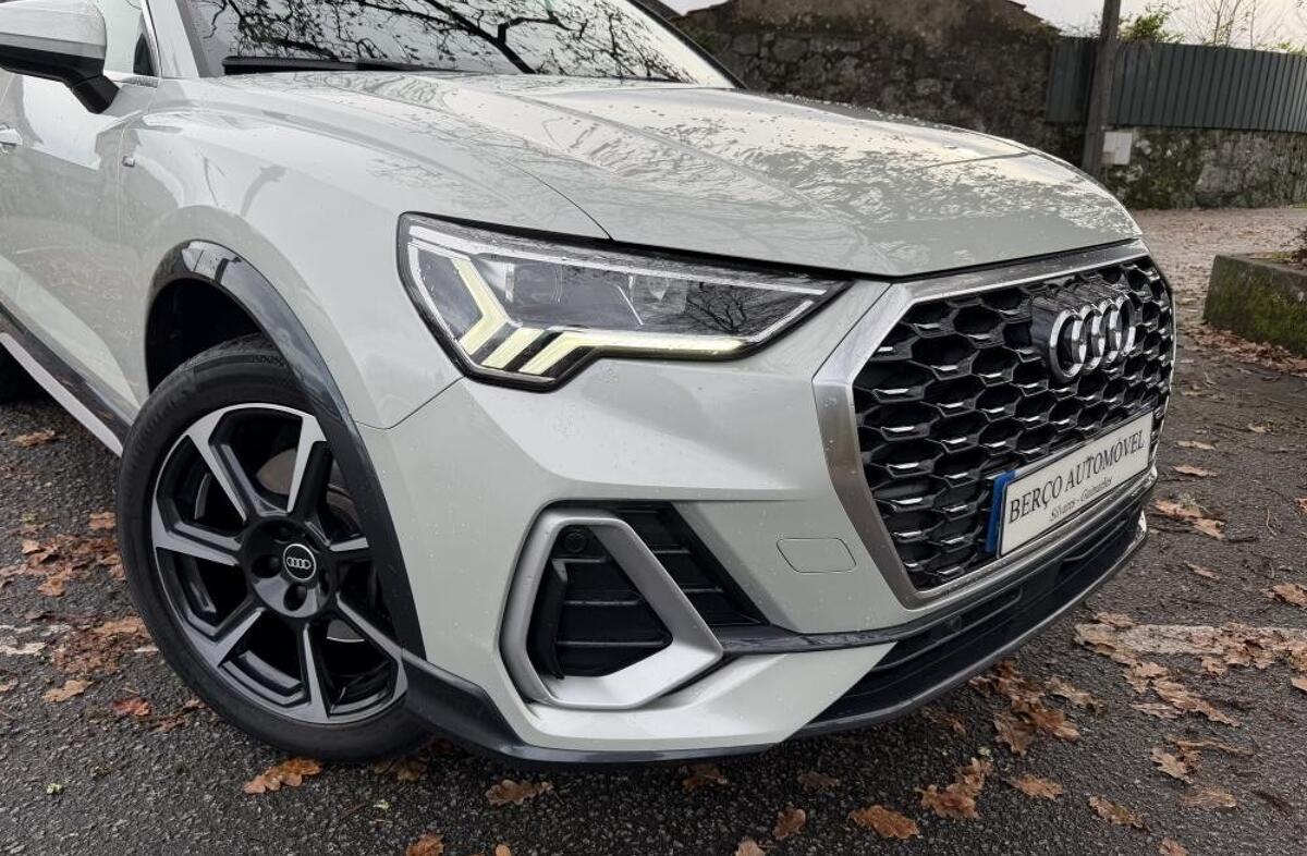 AUDI Q3 45 TFSIe S line S tronic