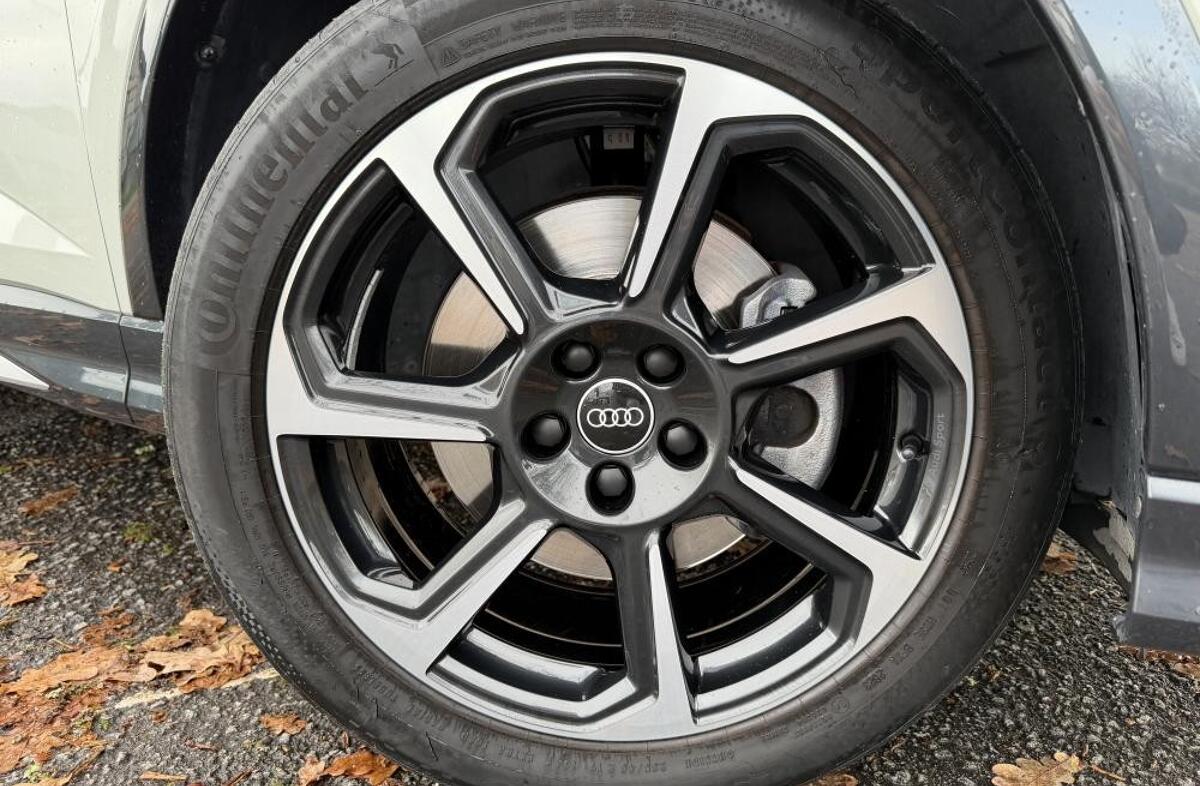 AUDI Q3 45 TFSIe S line S tronic