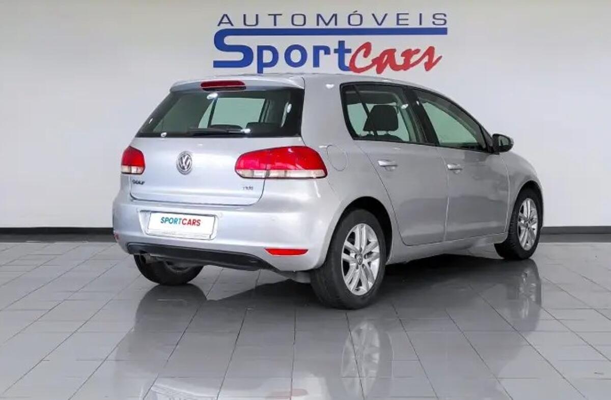 VOLKSWAGEN Golf 1.6 TDi Confortline