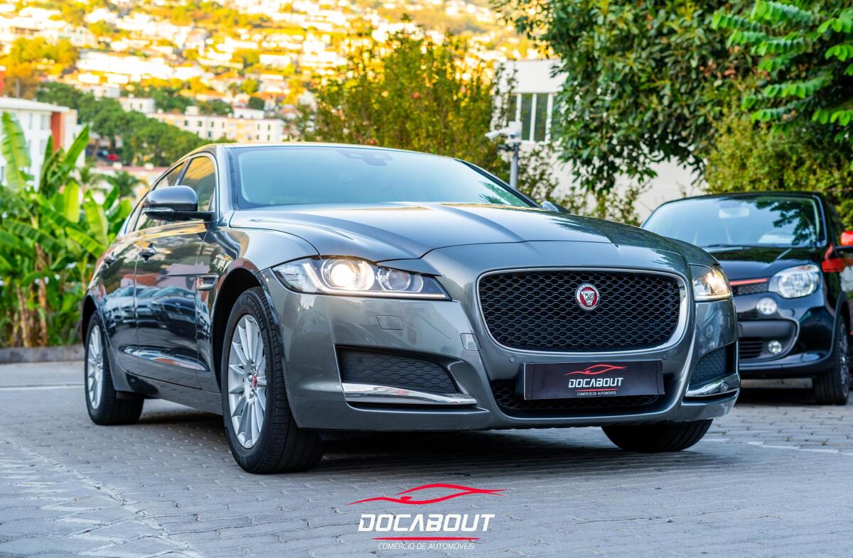 JAGUAR XF 2.0 D Prestige Aut.