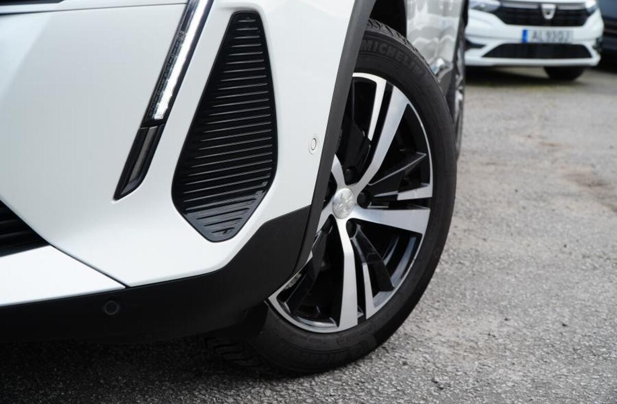 PEUGEOT 3008 1.2 PureTech GT EAT8