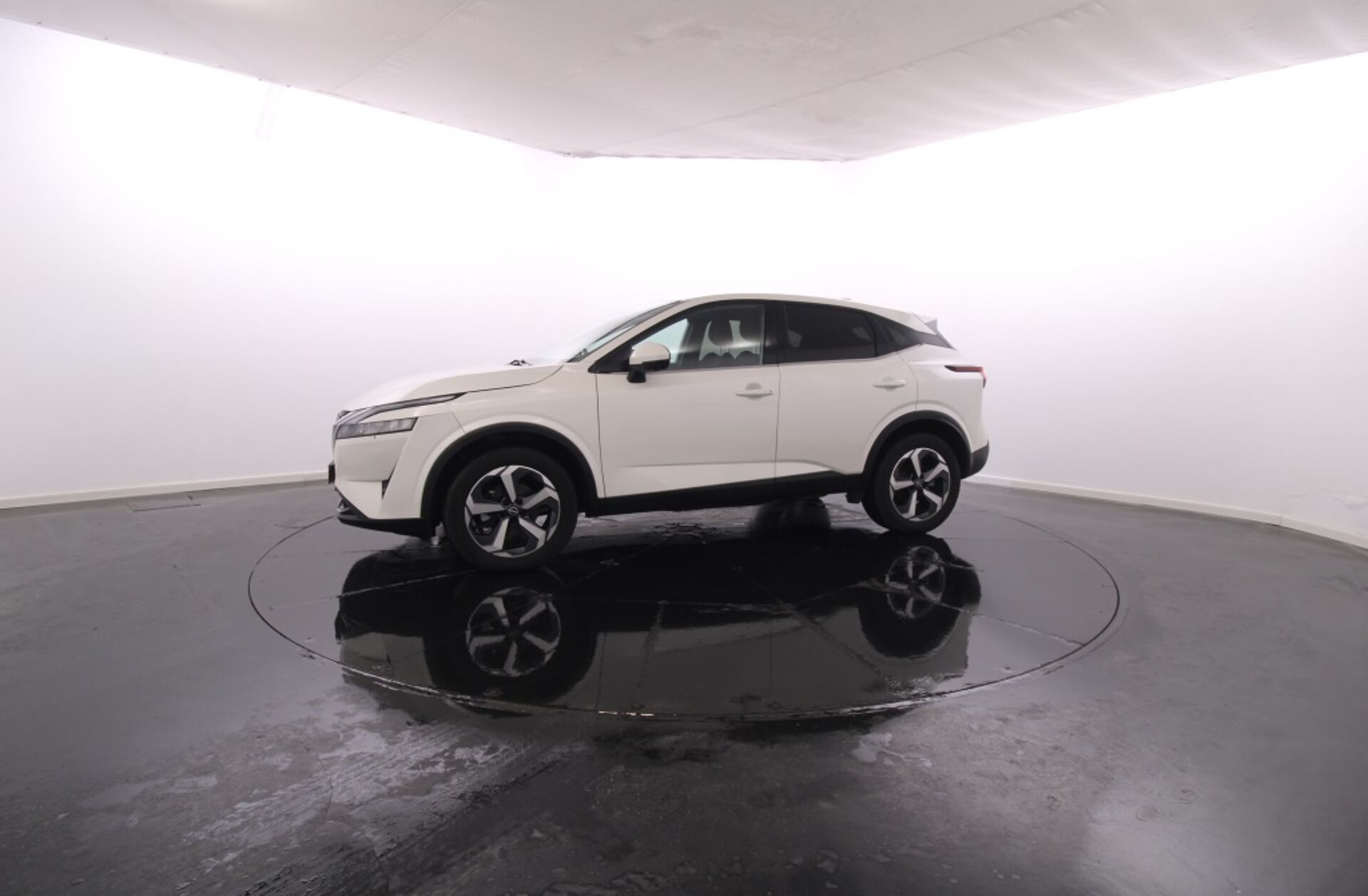 NISSAN Qashqai 1.3 DIG-T N-Connecta LED Xtronic