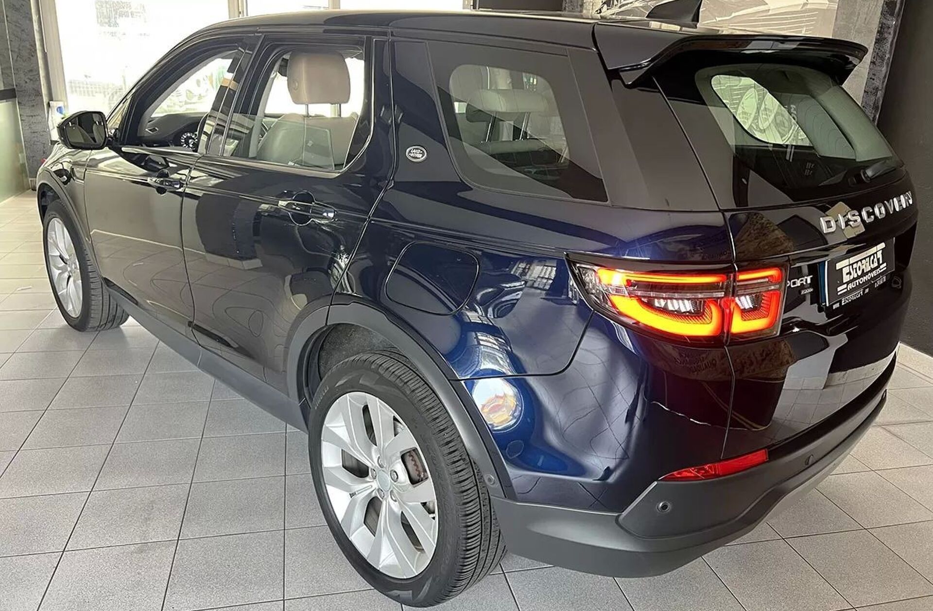 LAND ROVER Discovery S.1.5 I3 P300e AWD SE