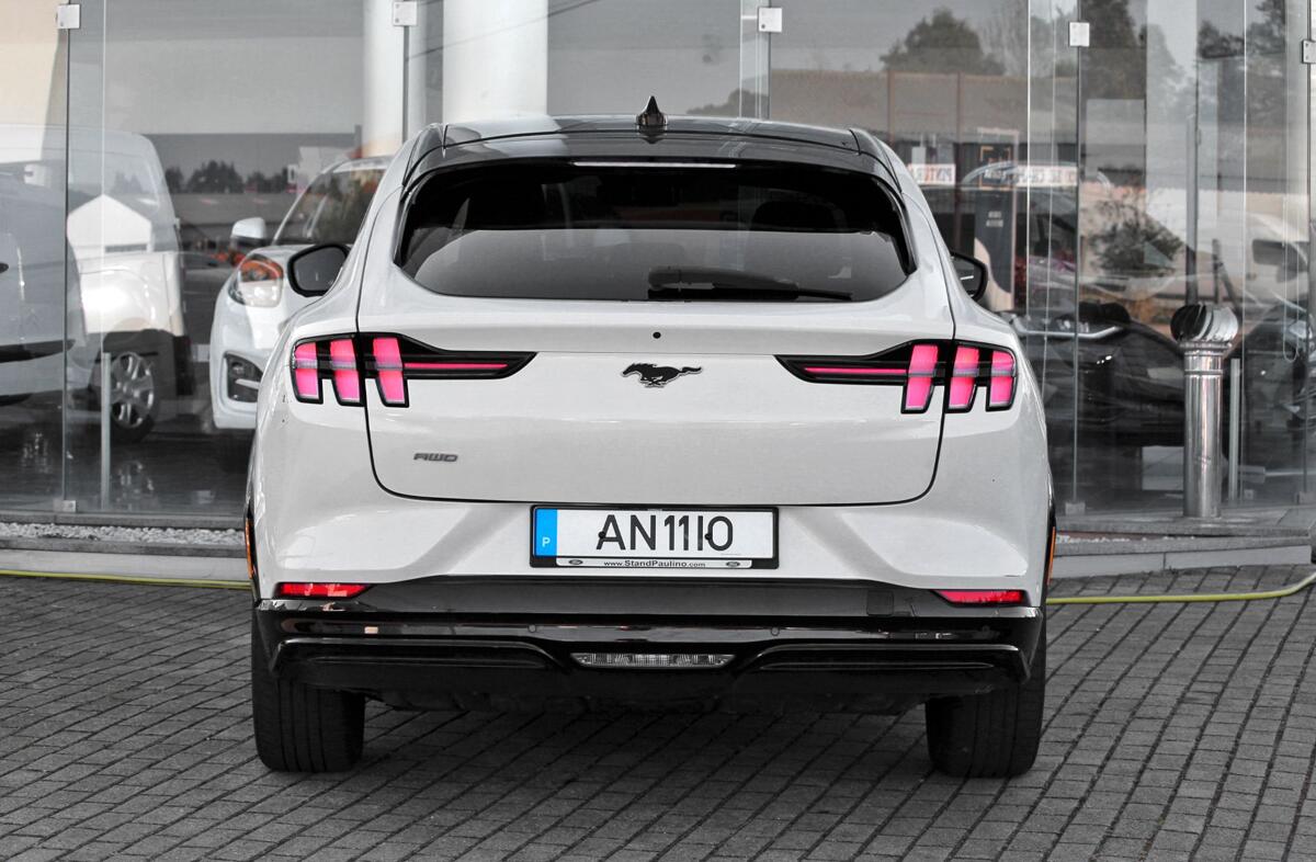 FORD Mustang Mach-E Alargada AWD