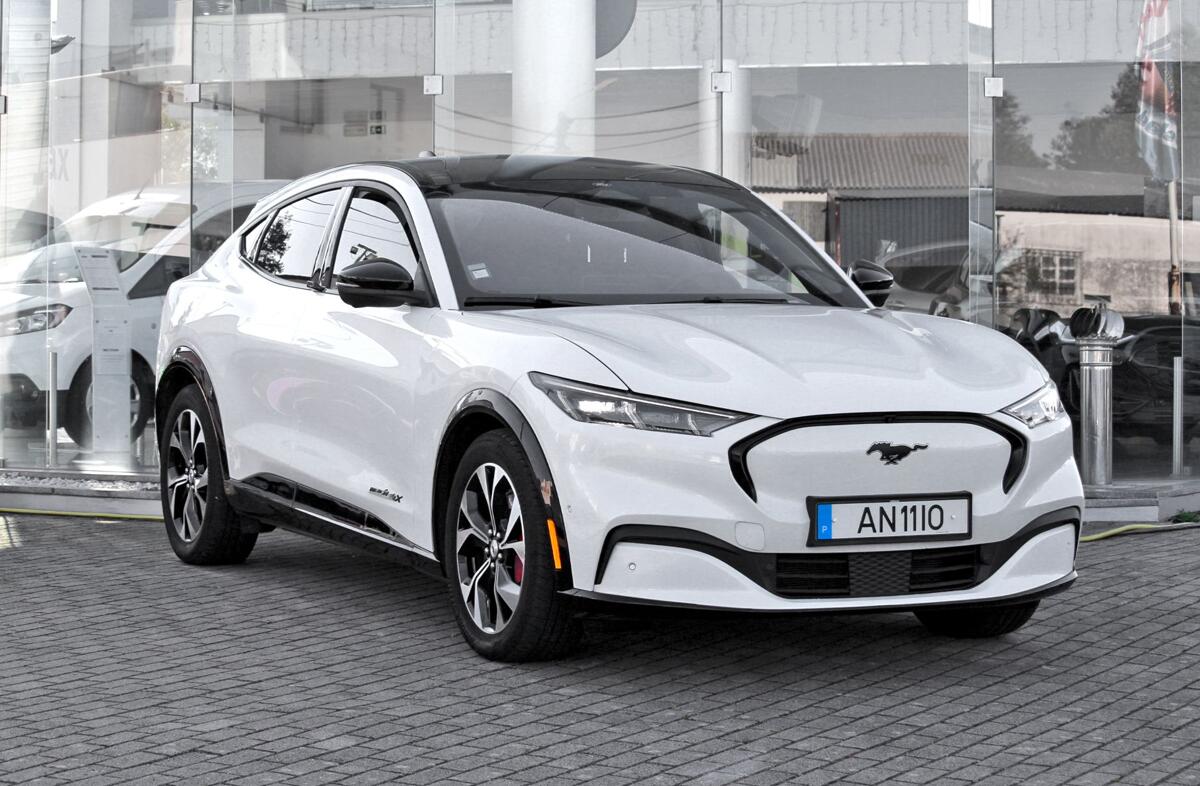 FORD Mustang Mach-E Alargada AWD