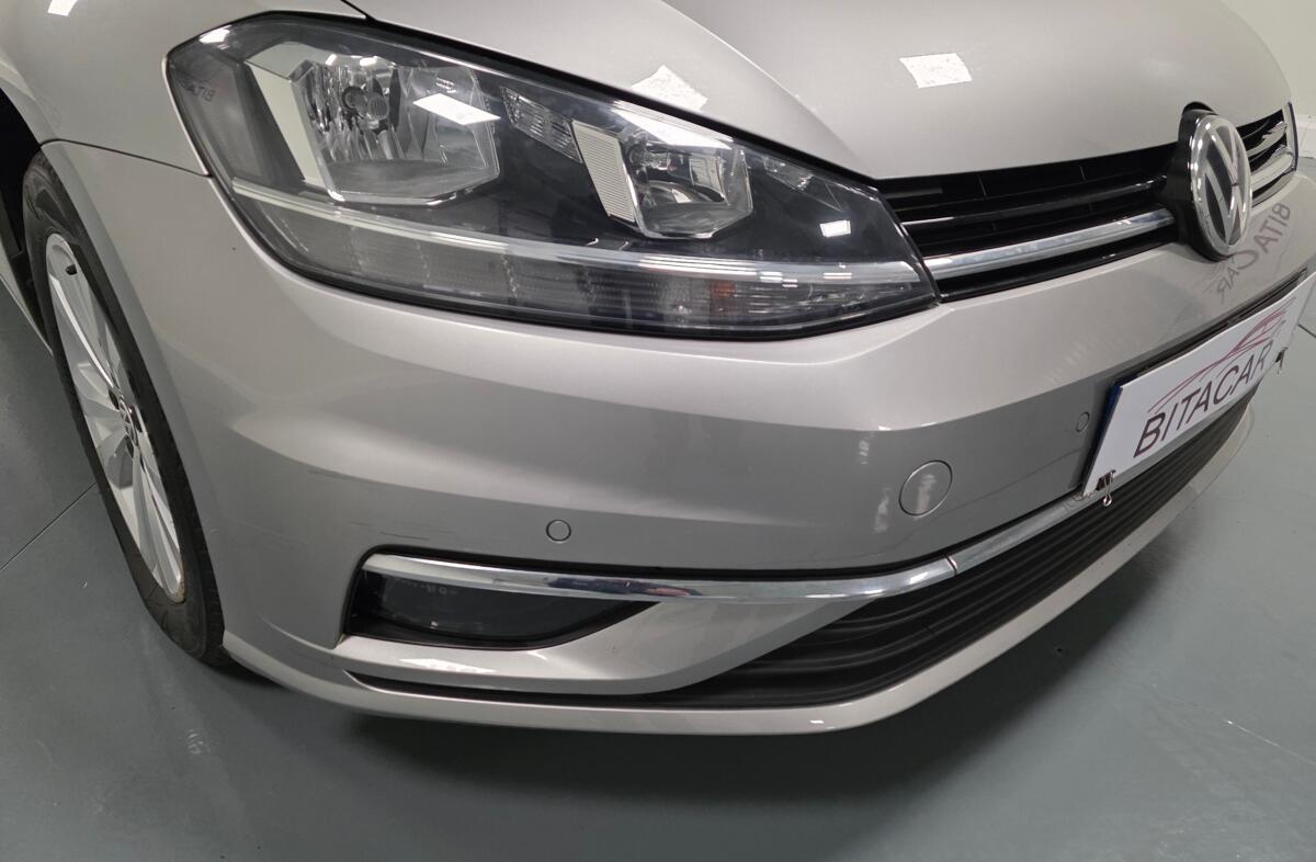 VOLKSWAGEN Golf 1.6 TDI Confortline