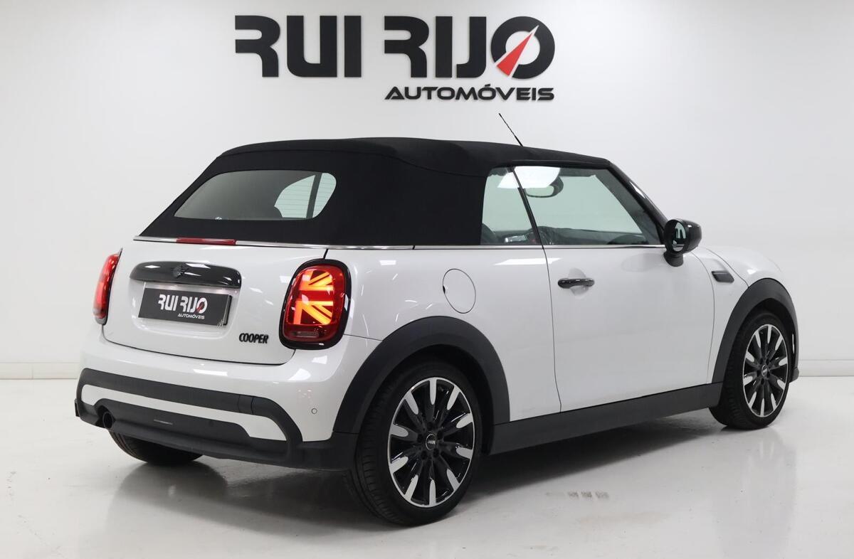 MINI Mini Cooper Premium Mini Yours Auto