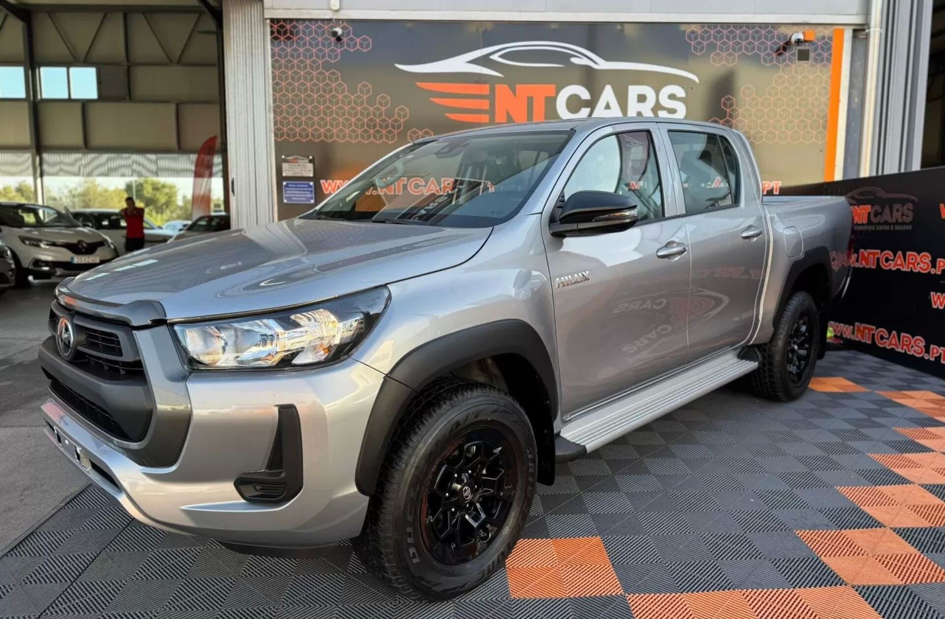 TOYOTA Hilux 2.4 D-4D 4WD Tracker
