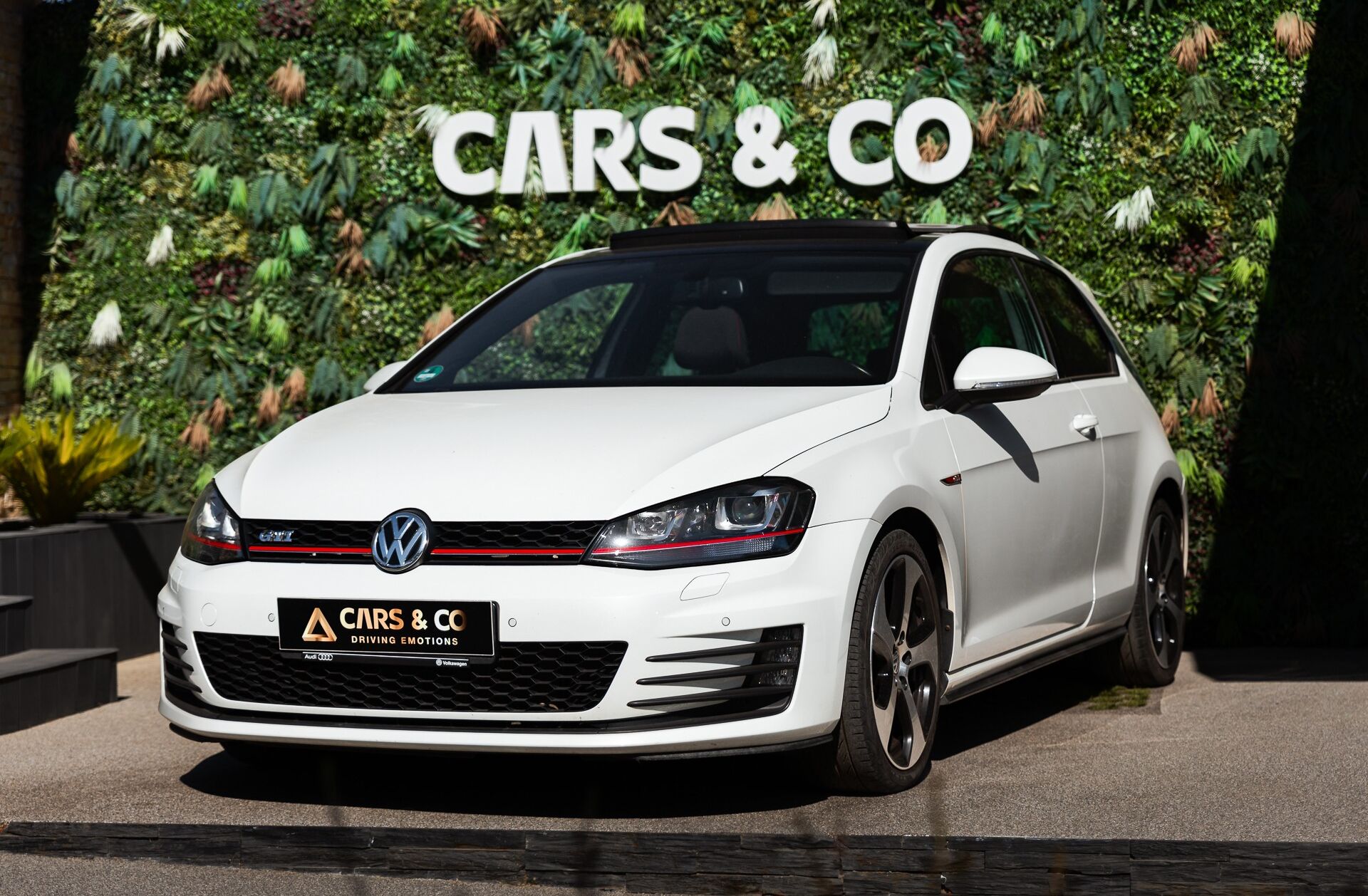 VOLKSWAGEN Golf 2.0 TSi GTi Performance