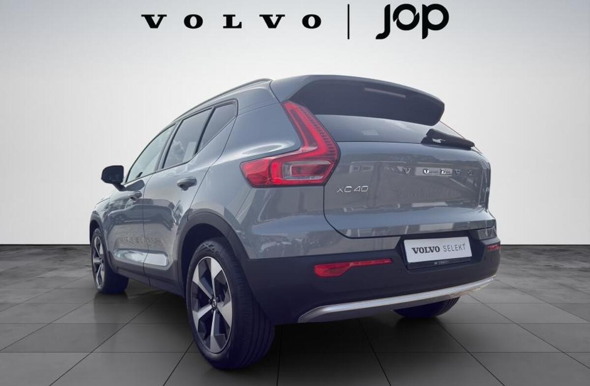 VOLVO XC40 2.0 B3 Core