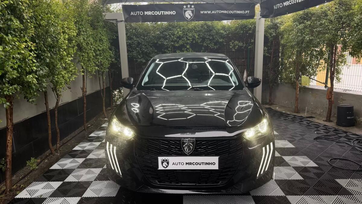 Peugeot 208 1.2 Hybrid Allure E Dcs6